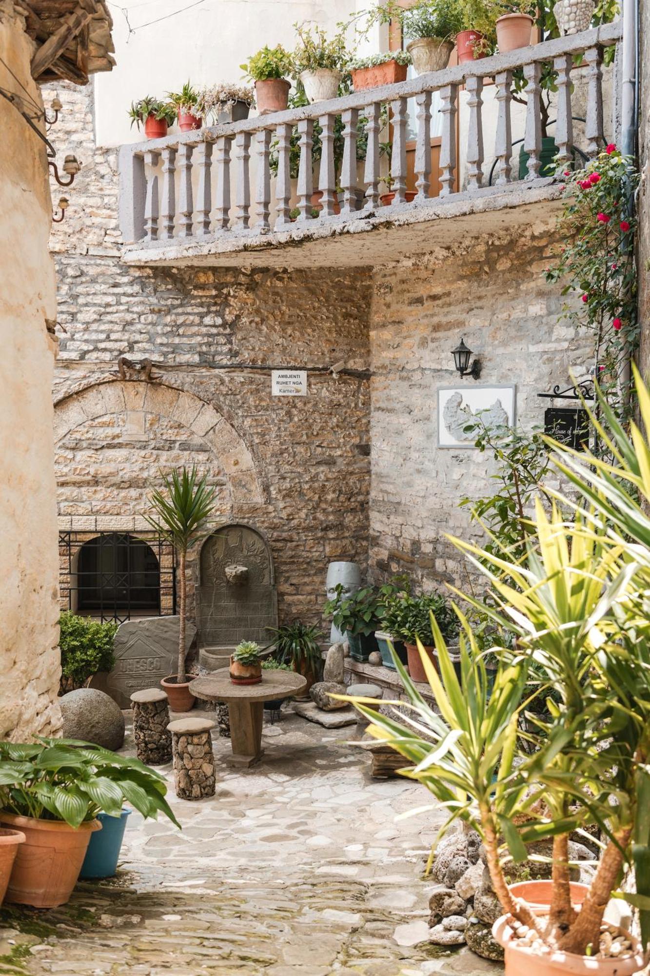 Dam Stone Boutique Hotel ジロカストラ エクステリア 写真